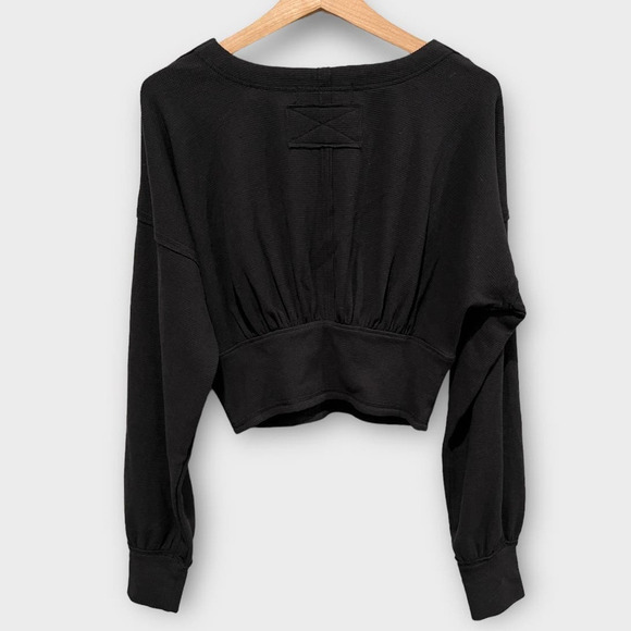Free People We the Free All Nighter Long Sleeve Surplice Crop Top Size Medium - Picture 3 of 6